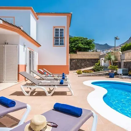 Villa Playa De Fanabe Sleeps 6 With Pool Air Con And Wifi *