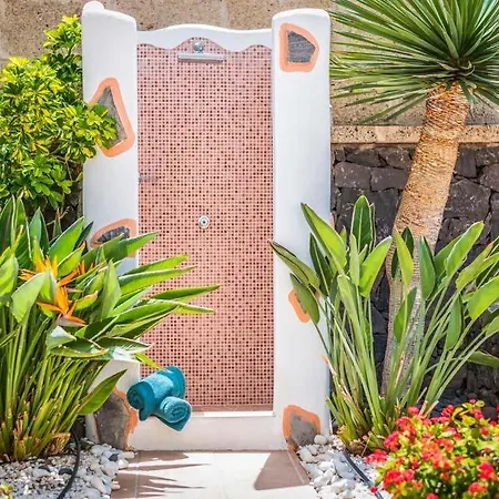 Playa De Fanabe Sleeps 6 With Pool Air Con And Wifi Villa
