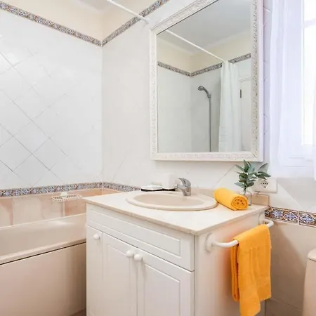 Villa Playa De Fanabe Sleeps 6 With Pool Air Con And Wifi *