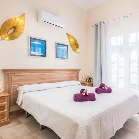 Playa De Fanabe Sleeps 6 With Pool Air Con And Wifi * Costa Adeje (Tenerife)
