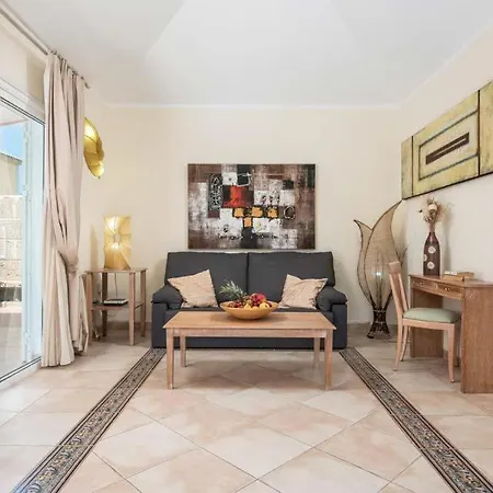 Playa De Fanabe Sleeps 6 With Pool Air Con And Wifi *