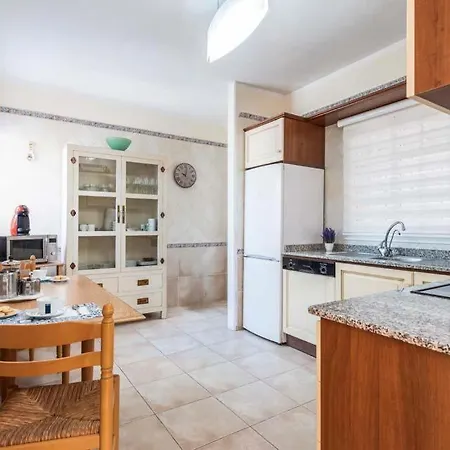 Playa De Fanabe Sleeps 6 With Pool Air Con And Wifi