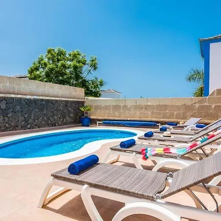 Playa De Fanabe Sleeps 6 With Pool Air Con And Wifi