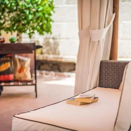Villa Playa De Fanabe Sleeps 6 With Pool Air Con And Wifi