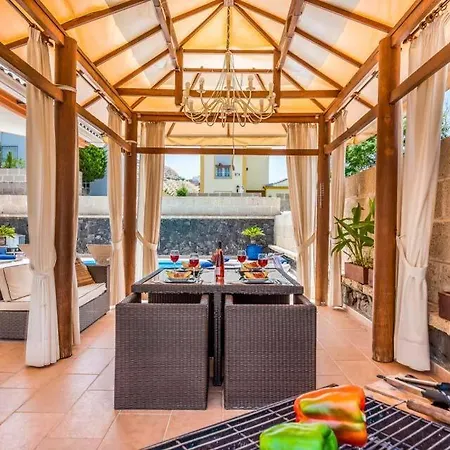 Playa De Fanabe Sleeps 6 With Pool Air Con And Wifi Villa Costa Adeje (Tenerife)